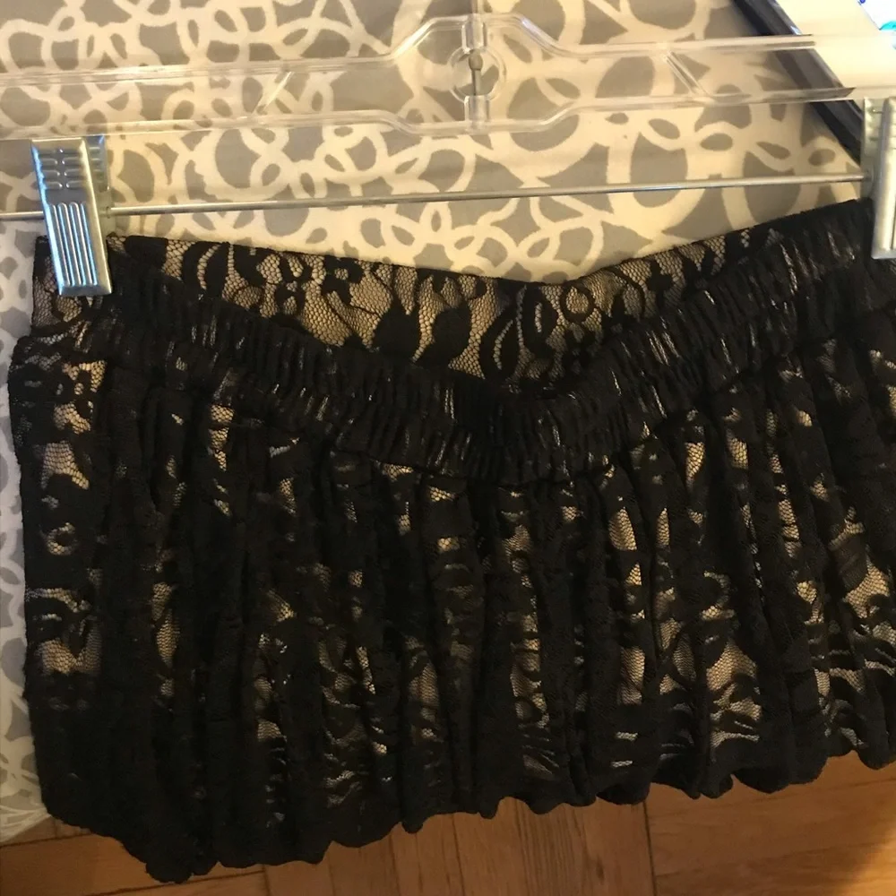 🎉✨HOST PICK⭐️ Francesca’s black lace skirt